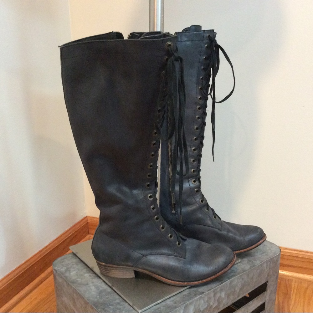 Fossil Size 9 Grey buttery leather